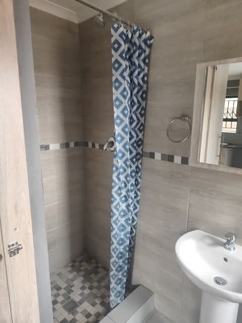 Rental not next to mall 
open plan 
r3900 p  in Birch Acres