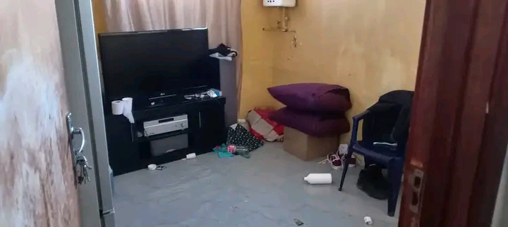 A room in a flat at great britain street
inc  in Turffontein