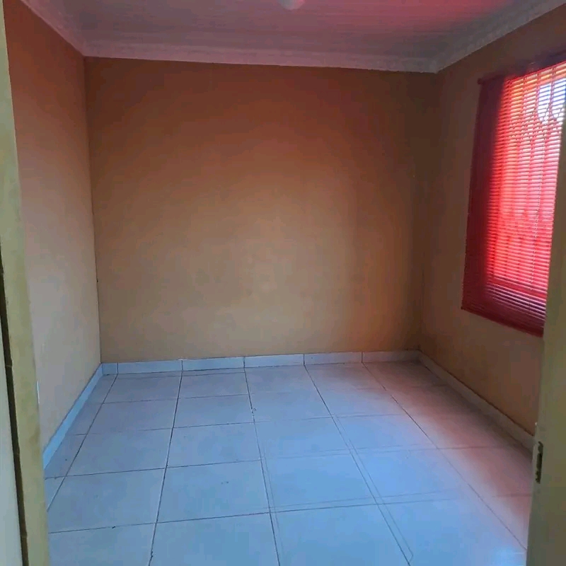 Ensuit available immediately at phase 1 near   in Dobsonville