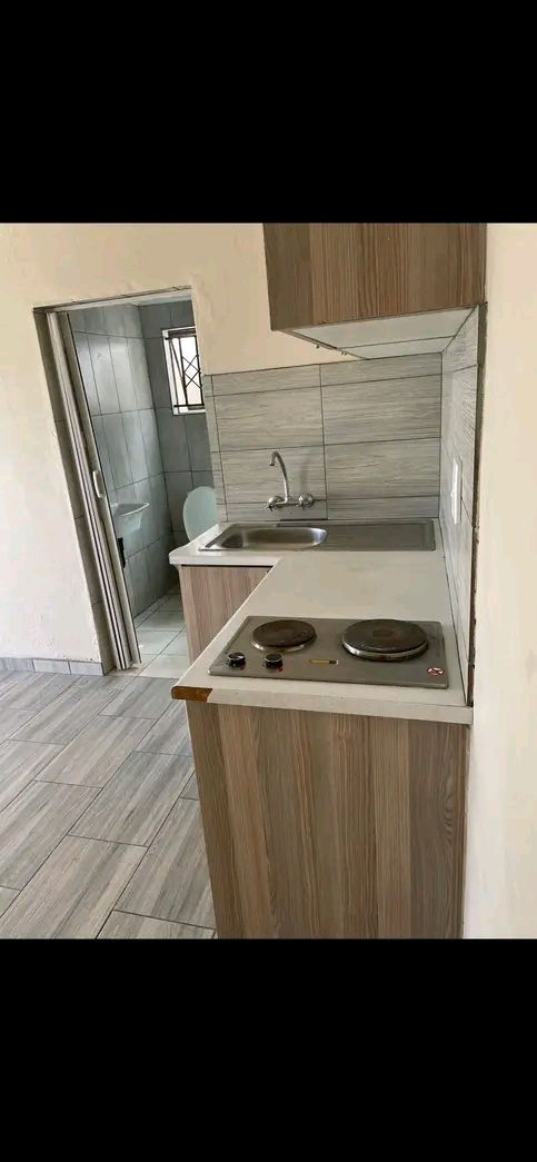 Spacious room available for rental at dube. p  in Dube