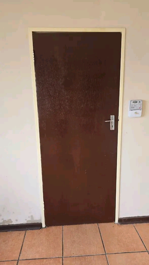 Room for rent
r2000 rent
ready for occupati  in Krugersdorp
