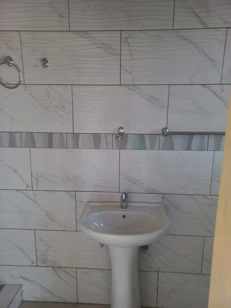 Ensuits available in phase 1 soweto immediate  in Braamfischer
