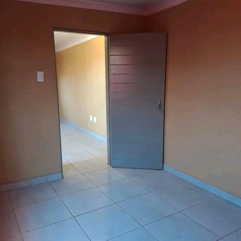 Ensuit available immediately at phase 1 near   in Dobsonville