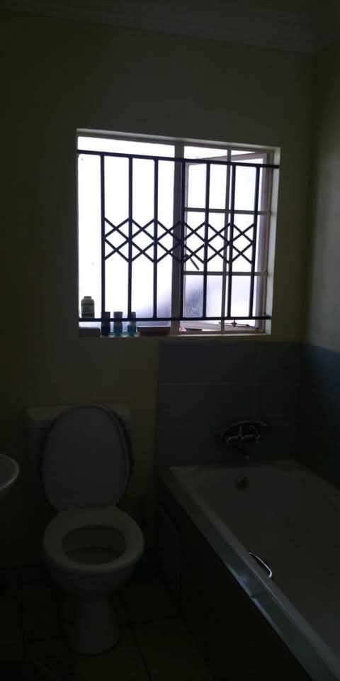 2 bedroom house available for rental in ext 1  in Cosmo City