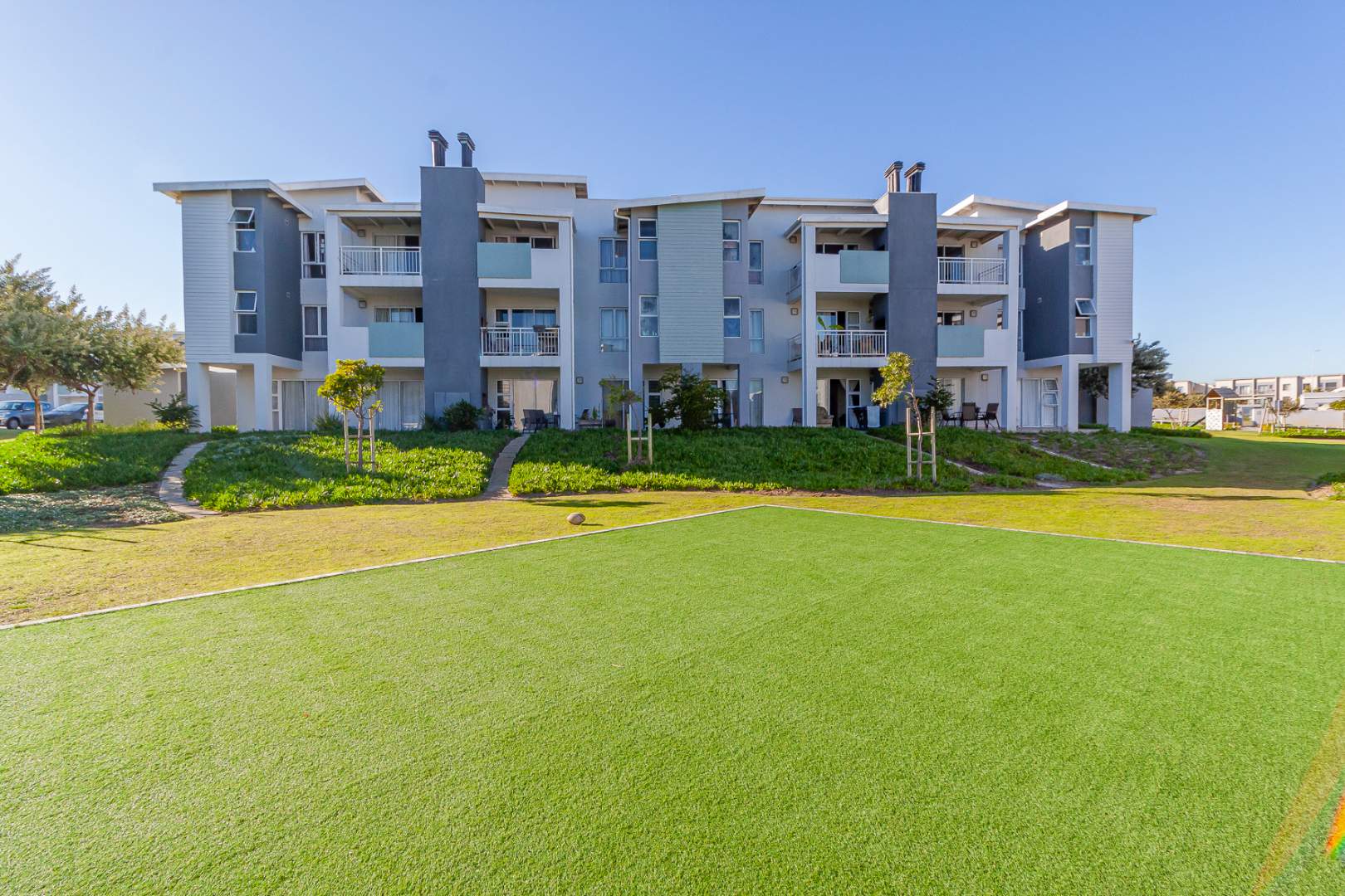 2 bedroom apartment in burgundy this modern,   in Cape Town
