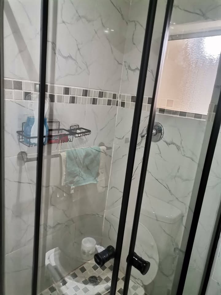Ensuit room for rental section e for r1 750 a  in Palm Springs