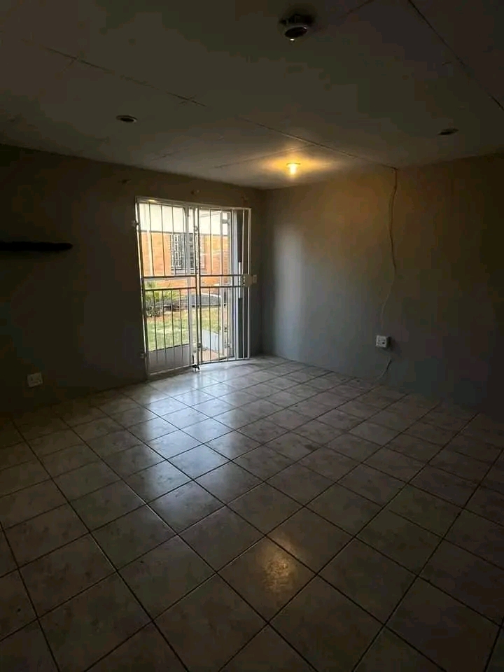2 bedroom cottage to let in gerdview
good da  in Germiston