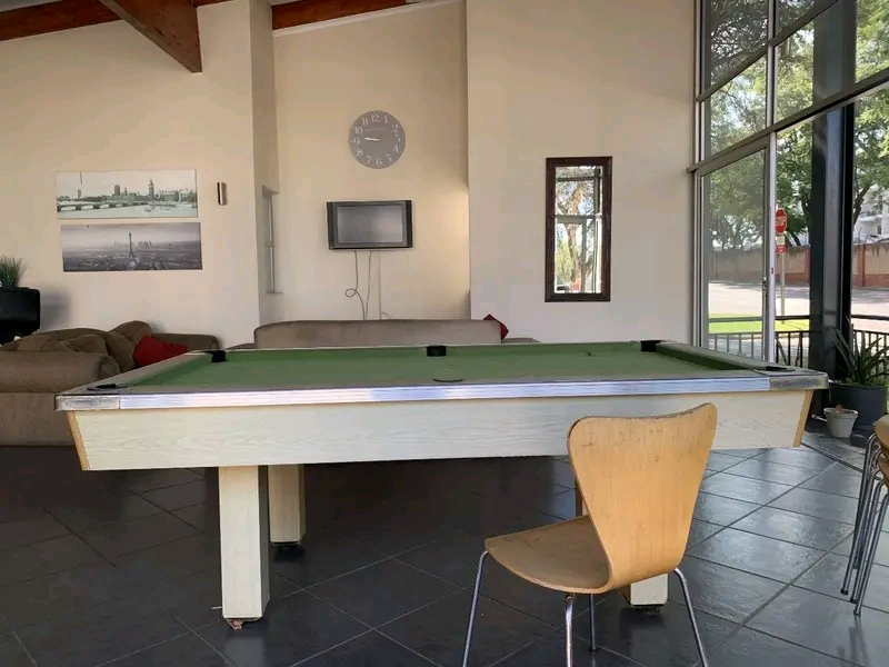 A neat and cosy 1 bed 1 bath apartment is ava  in Northriding