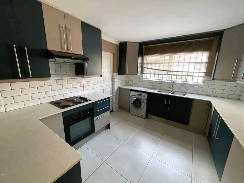 A 4 bedrooms house consists of lounge,kitchen  in Kempton Park
