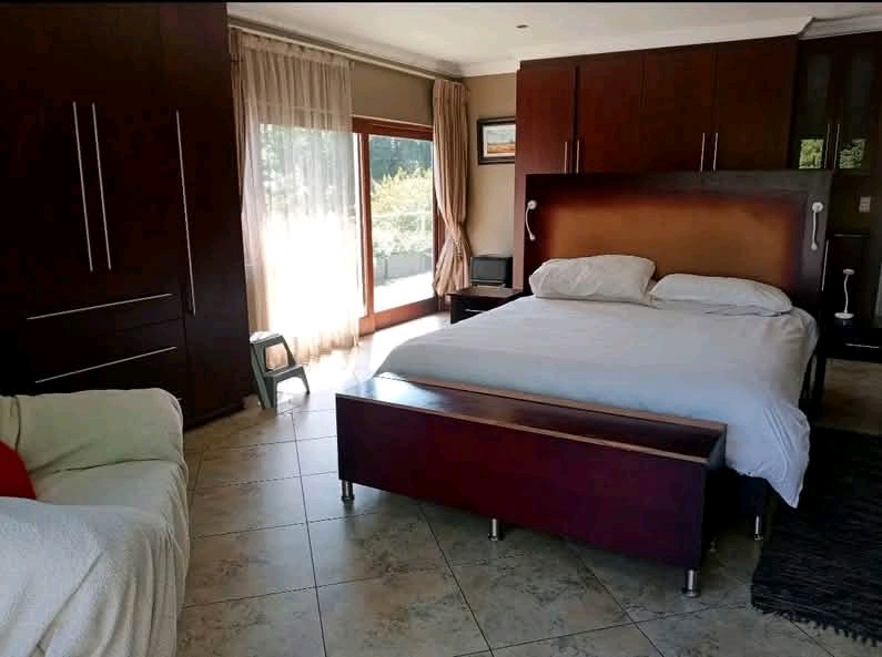 A stunning fully furnished 4 bed and 3 bath s  in Randburg