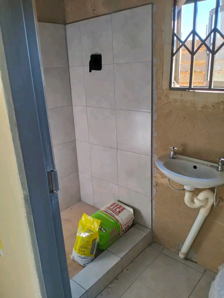 Rooms available to rent in ext 7b close to tr  in Orange Farm