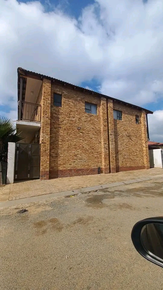 Spacious cottage available for rent in extent  in Cosmo City
