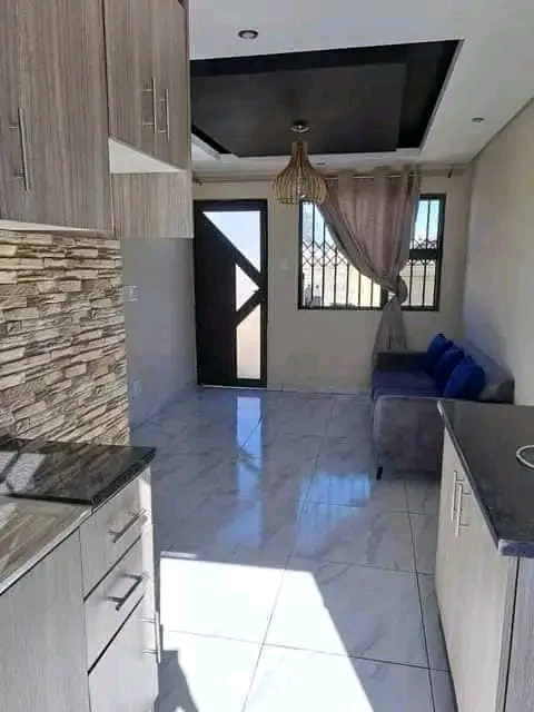 House to let available
rental price:r4000 pl  in Palm Ridge