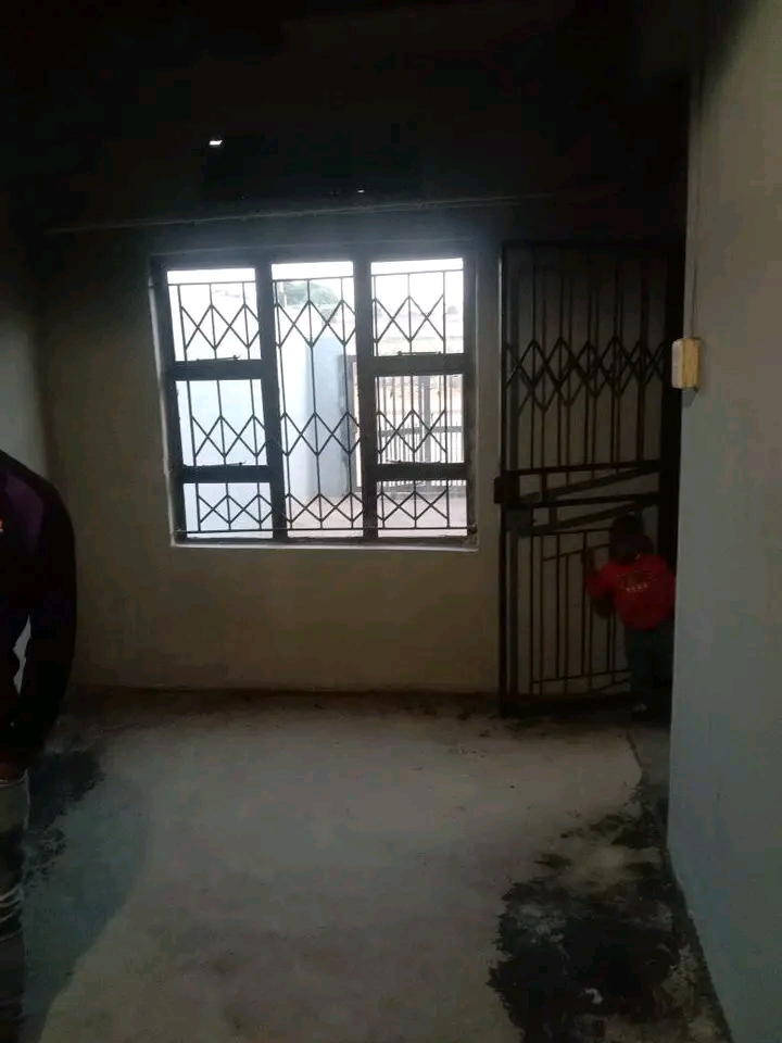 Garage available at ivory 3 ema13 near score   in Ivory Park