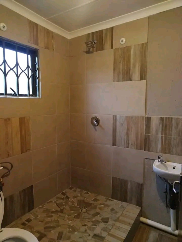 Very neat bachelor unit available to rent
ar  in Vosloorus