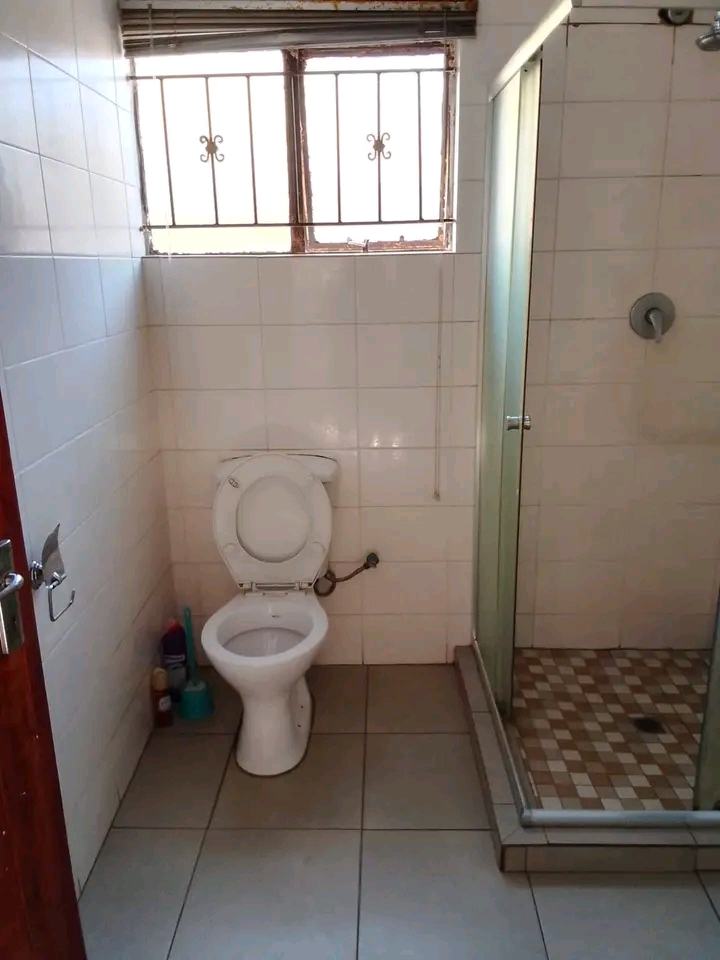Big room available in ext 3
garage size
r18  in Dobsonville