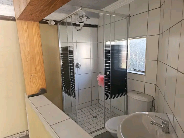 Bachelor cottage to rent r3800 per month 
av  in Norkem Park