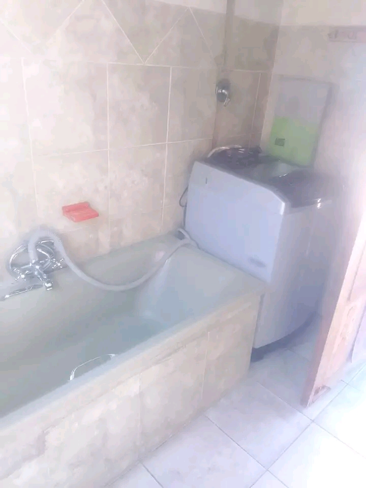 A 3 roomed house available in phomolong.

1  in Orlando West