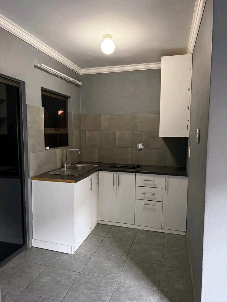 One (1) bedroom apartment available for renta  in Clayville