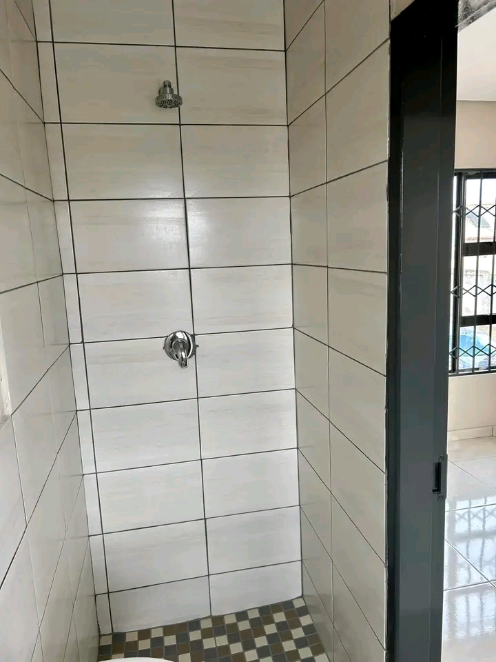 Bachelor rooms available at ext 36 absa bond   in Olievenhoutbosch