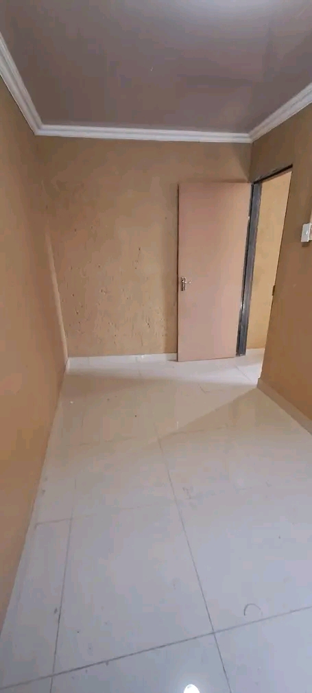 A beautiful freshly renovated 2 room ema9.
   in Ivory Park