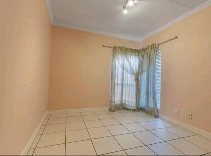 Rental in madison square, morningside!
2 bed  in Sandton