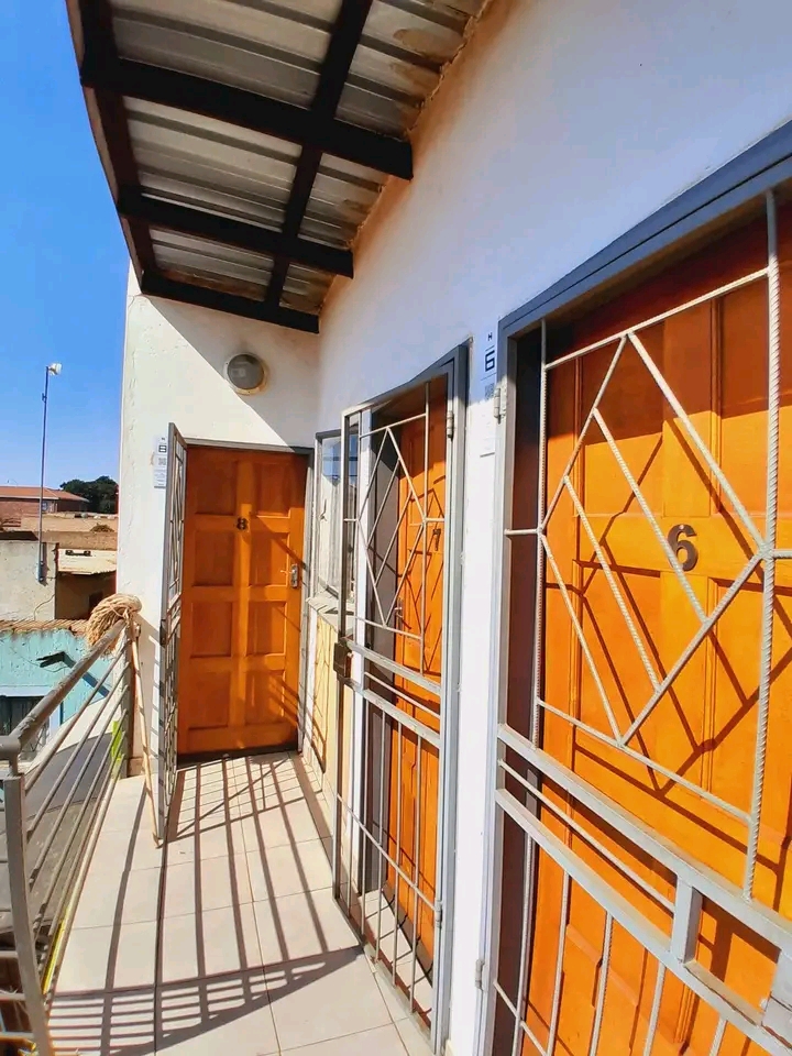 Looking for a room?....well  i got you,i have  in Ebony Park