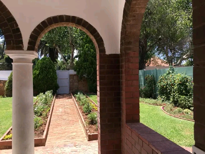 Professional house share for single person 
  in Sydenham