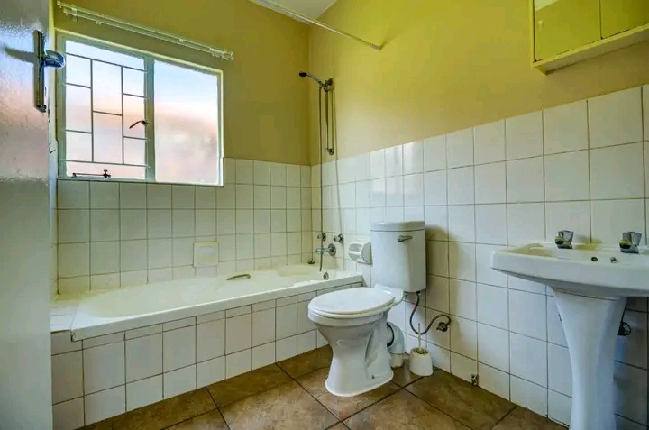 Single room available for 1 person(male) - 1   in Kempton Park