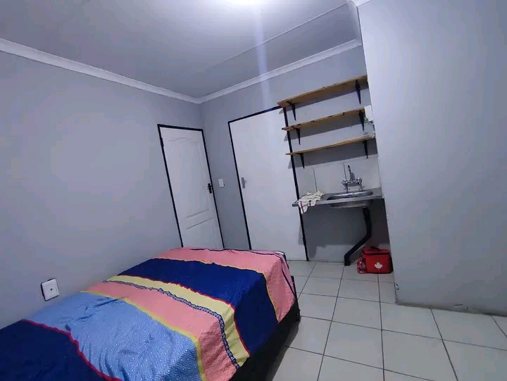 Rooms available month end july in ext 22. the  in Kaalfontein