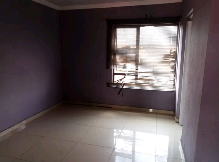 Spacious en-suite bachelor unit
kitchen
pre  in Orlando East