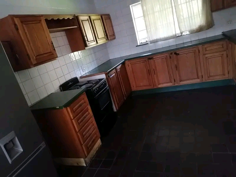 2km from mall of africa and close to allandal  in Glen Austin