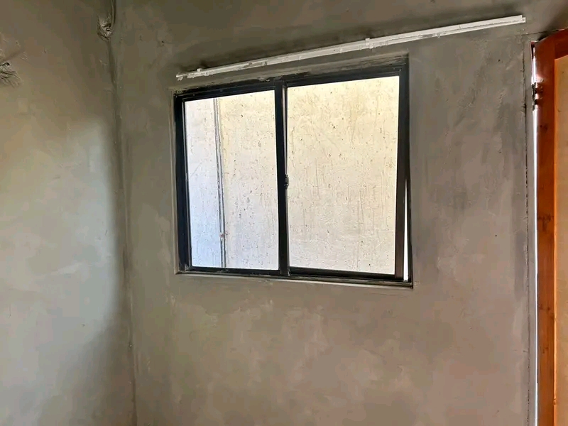 A big room in size of garage 1500 and once of  in Mapetla