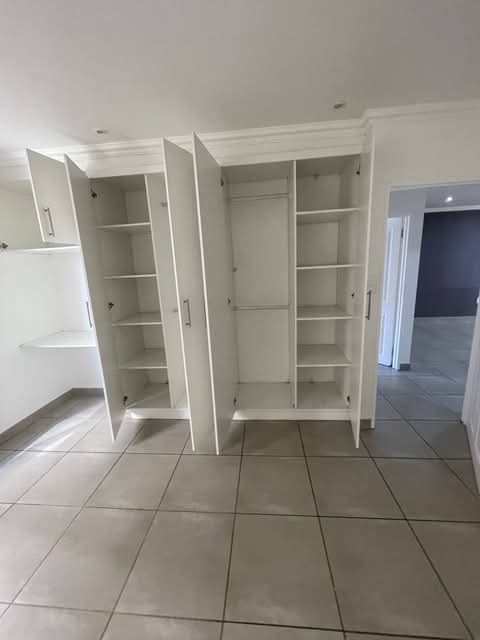 2 x 2 bed 1 bathroom 
pre paid water 
pre p  in Edenvale
