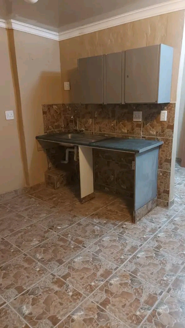 Beautiful outside room available for r3,000.   in Wychwood