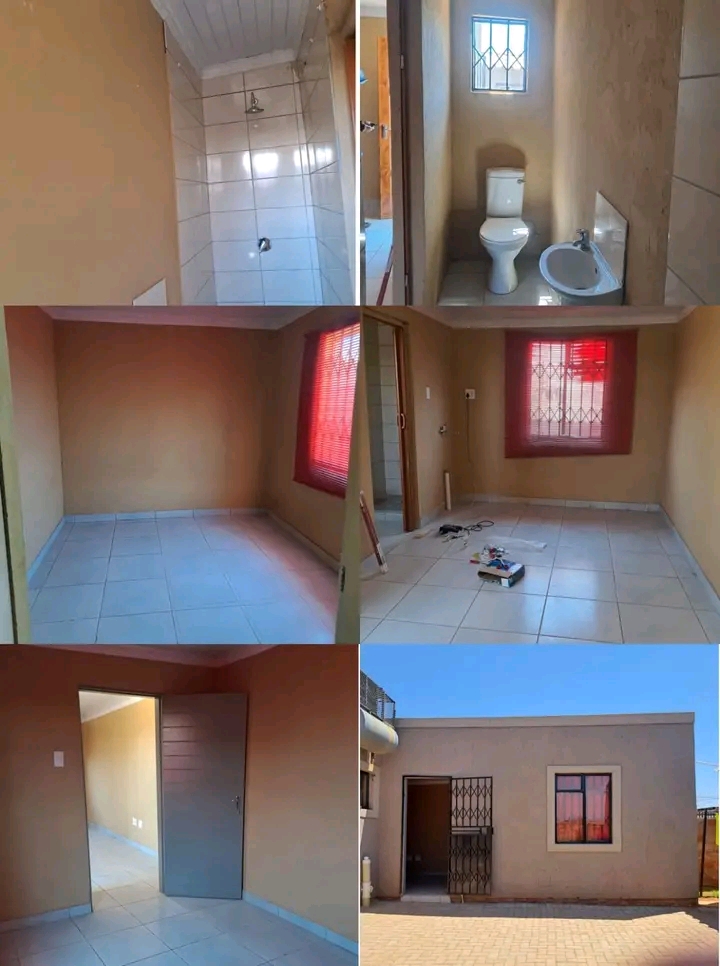 Rooms to rent in phase1,10 minutes away from   in Braamfischer