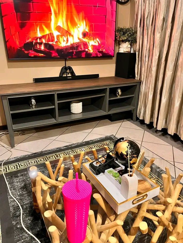 Fully furnished 2 bedroom apartment to let, a  in Centurion