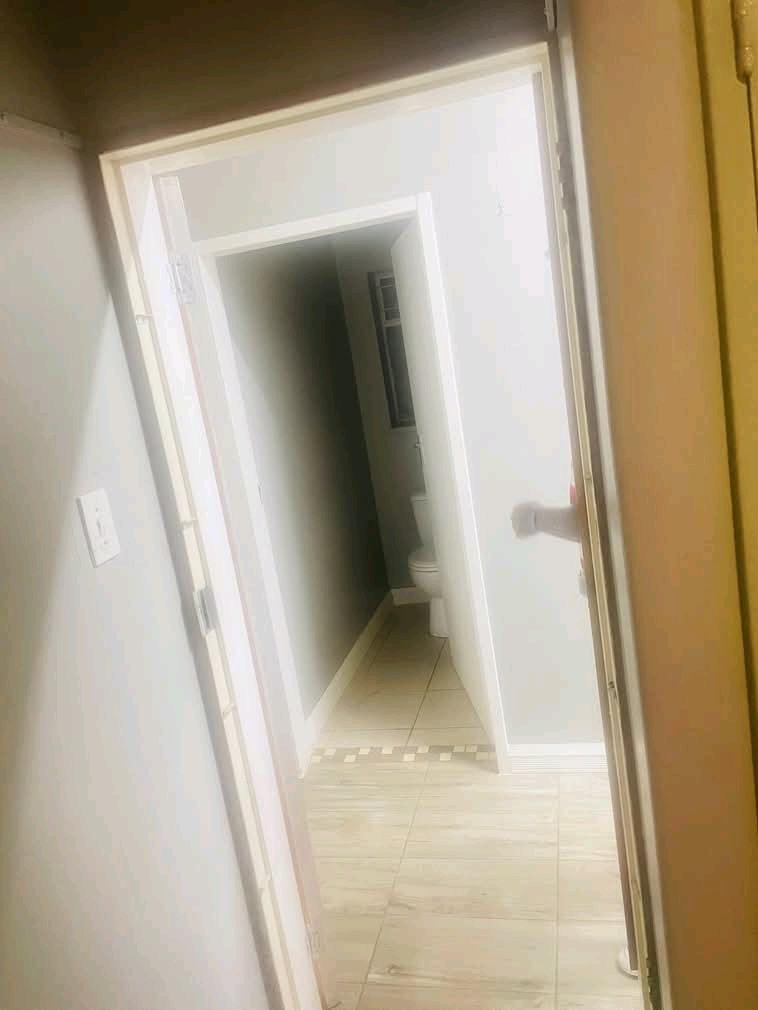 1 inside room with own bathroom 1 parking ava  in Germiston