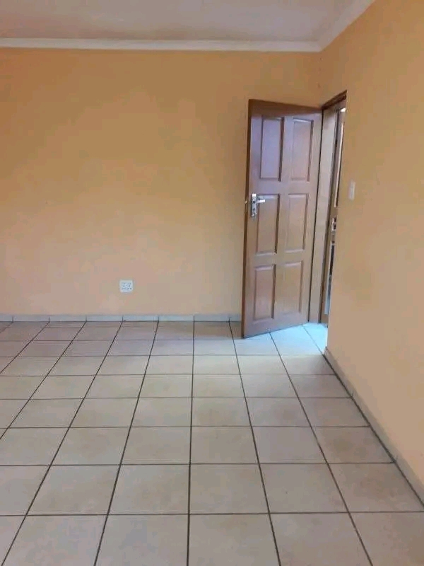 Garage available to rent in ext 3 - island, o  in Dobsonville