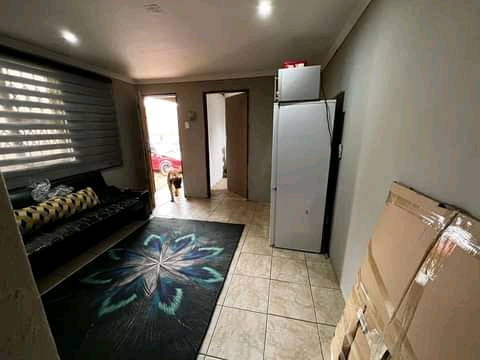Divided garage ensuite at protea city for 280  in Soweto