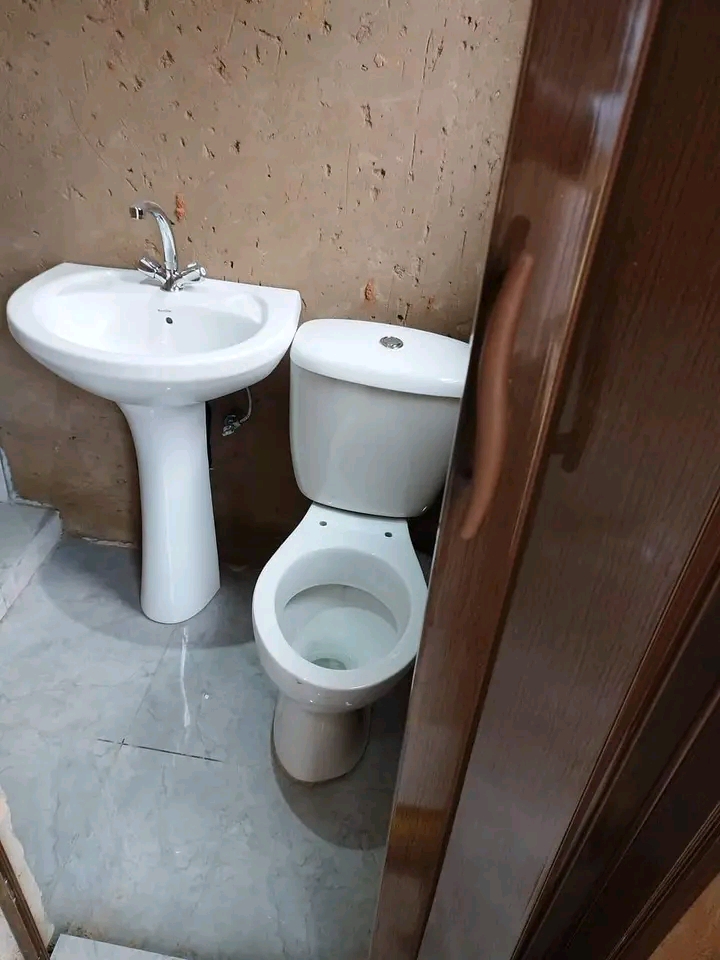 Very spacious cottage available 
availabilit  in Alberton