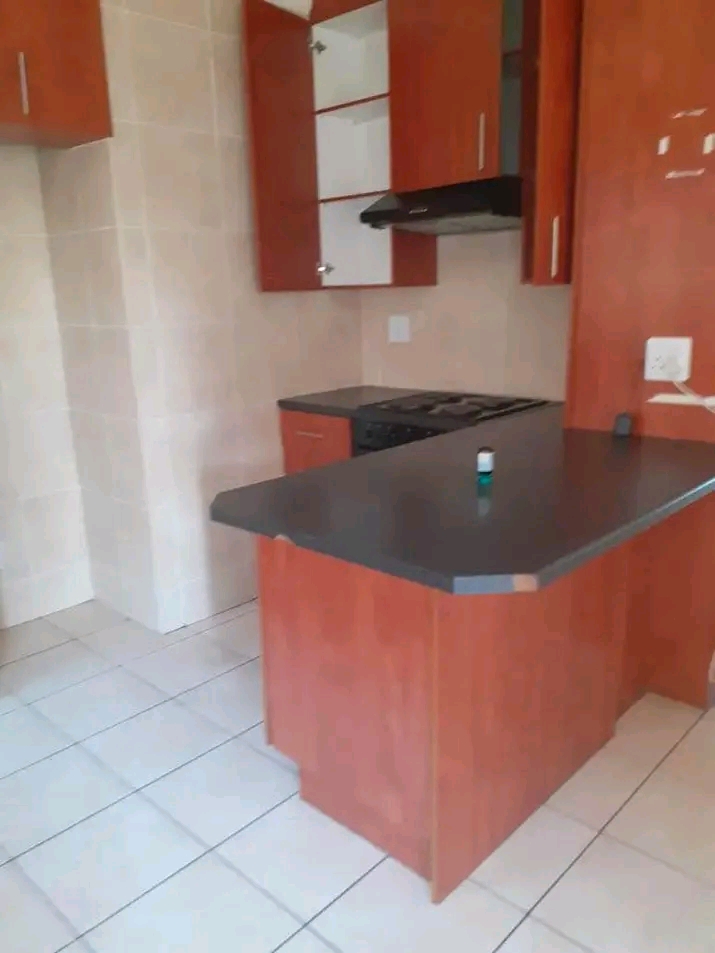 2 bedroom flat for sale in north fitted kitch  in Alberton