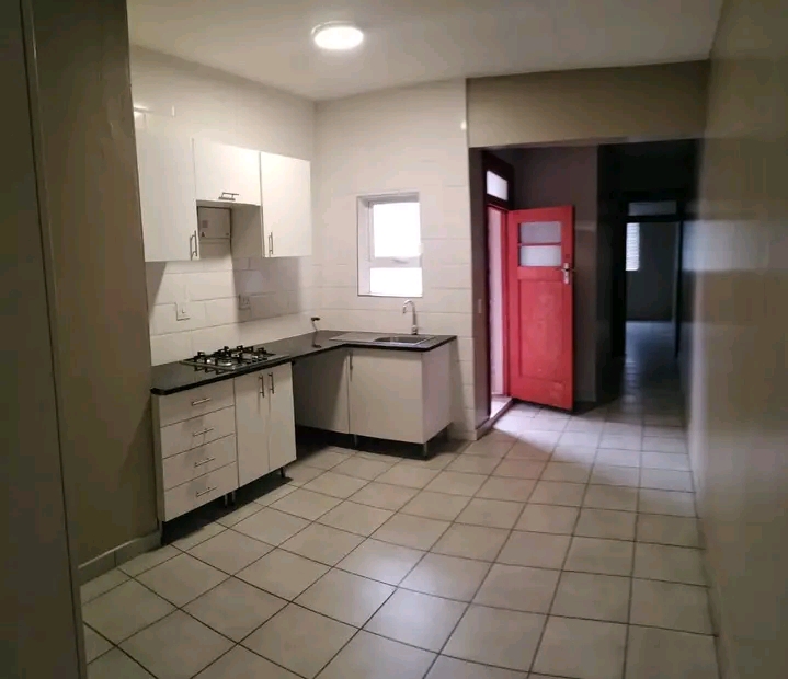 Newly renovated 2 bedroom apartment
can acco  in Yeoville