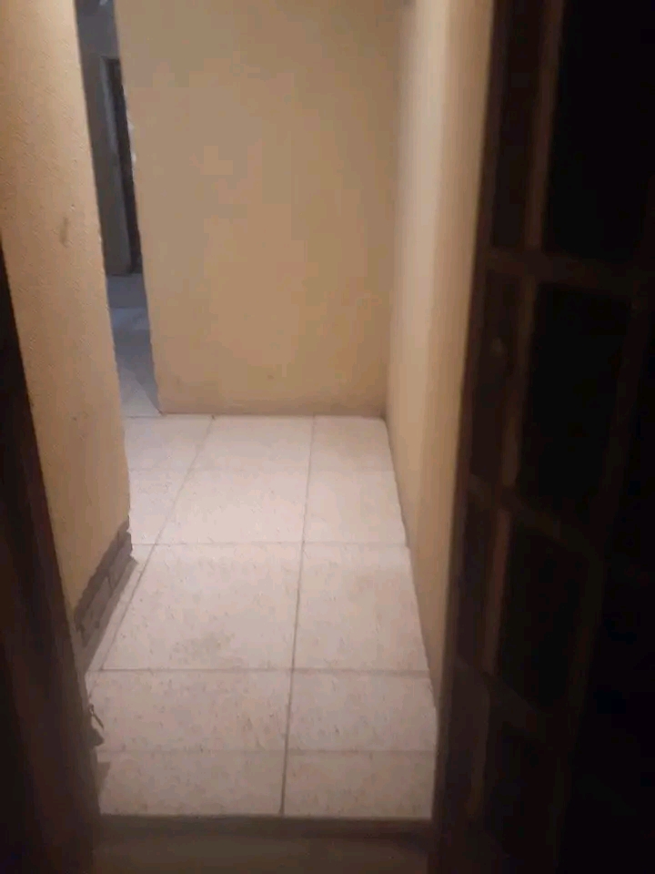Lovely cottage available 4 grabs!secure with   in Alexandra