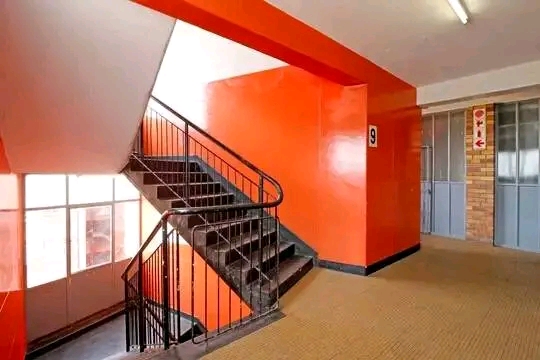 Hello ,, medium bedroom with balcony in  matr  in Hillbrow