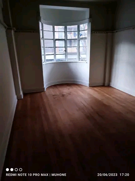 Good afternoon looking for a flat to rent a c  in Berea