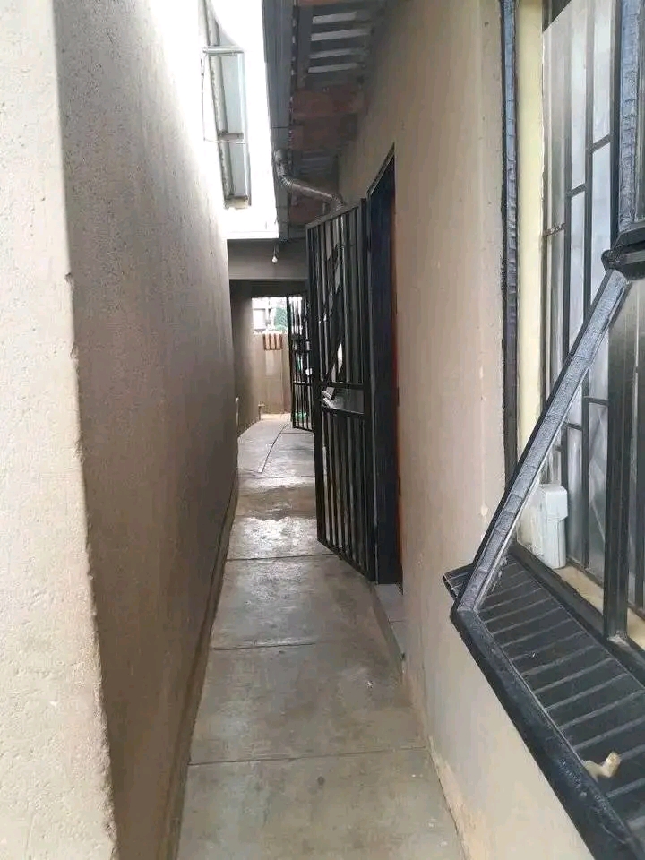 Room available in phase 3....r1000 every mont  in Mamelodi