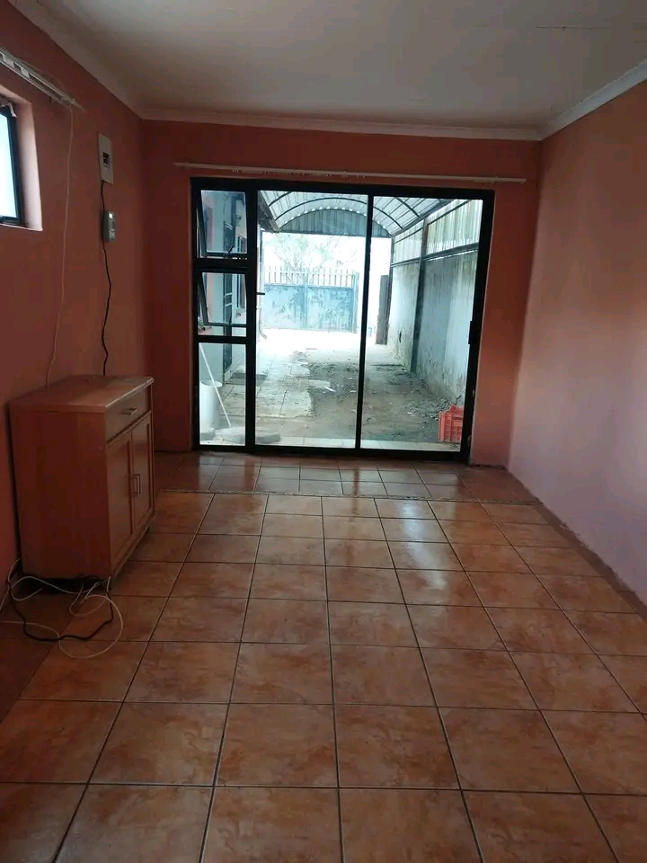 Garage size room available to rent at ext 16   in Protea Glen