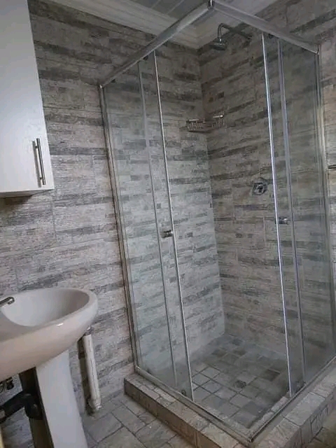 🏡 bachelor room to rent in ext 11, soweto   in Protea Glen