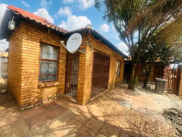 Hi this beautiful property for rental is situ  in Mamelodi